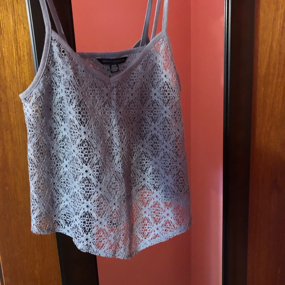 Lace cropped tank top